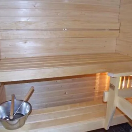 Дом отдыха Holiday Ski Chalets 64, 1304 *